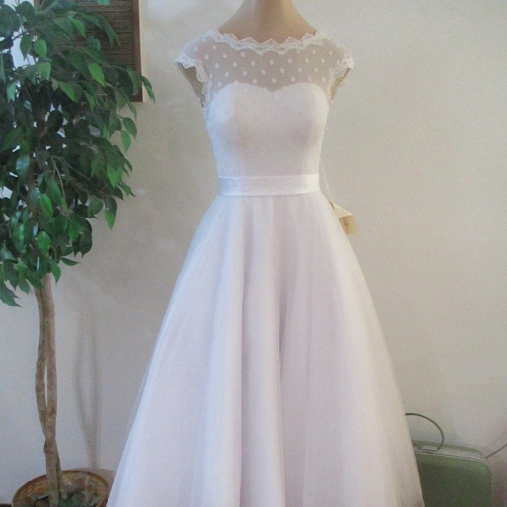 - NWT Chapel Length Wedding bridal dress Vintage Inspired 50s formal prom p…